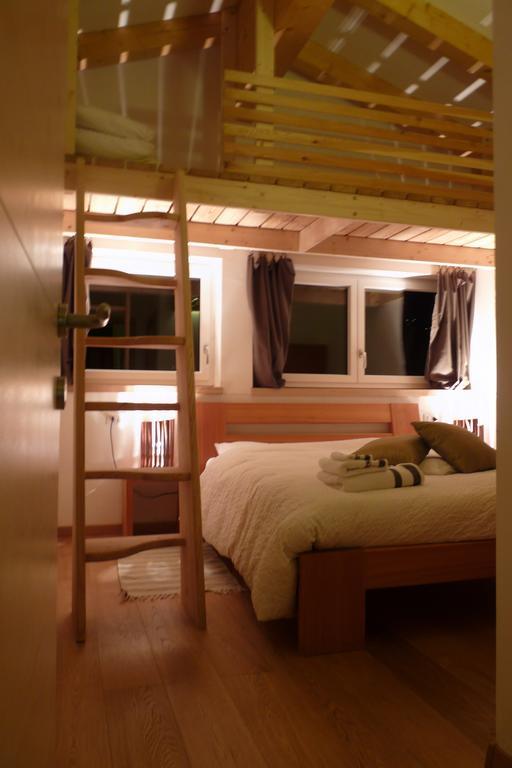 كالسرانيكا ال لاغو B&B Casa Sul Lago - Appartamenti الغرفة الصورة