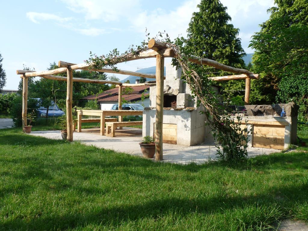 كالسرانيكا ال لاغو B&B Casa Sul Lago - Appartamenti المظهر الخارجي الصورة