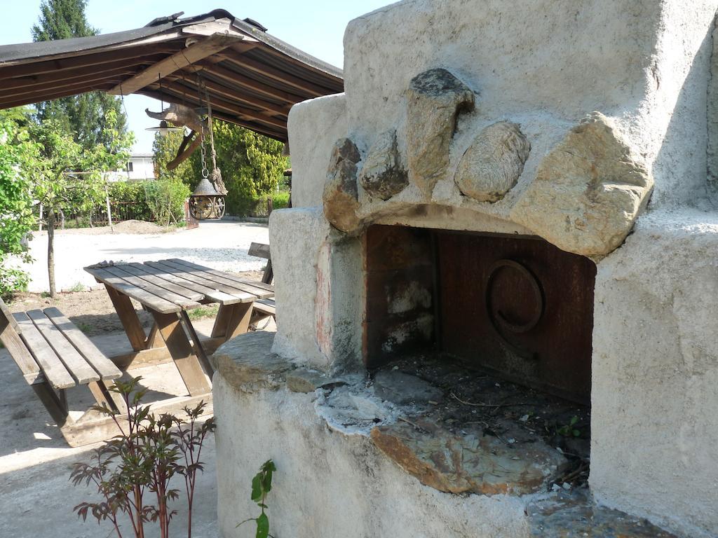 كالسرانيكا ال لاغو B&B Casa Sul Lago - Appartamenti المظهر الخارجي الصورة