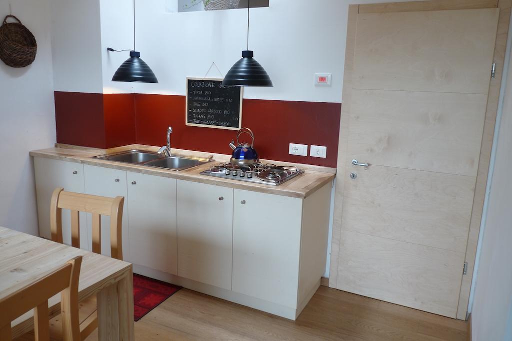 كالسرانيكا ال لاغو B&B Casa Sul Lago - Appartamenti الغرفة الصورة