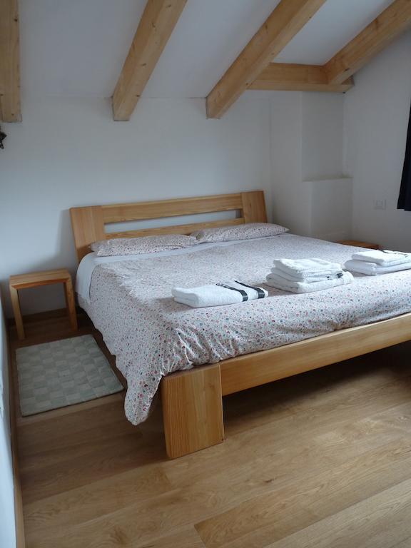 كالسرانيكا ال لاغو B&B Casa Sul Lago - Appartamenti الغرفة الصورة